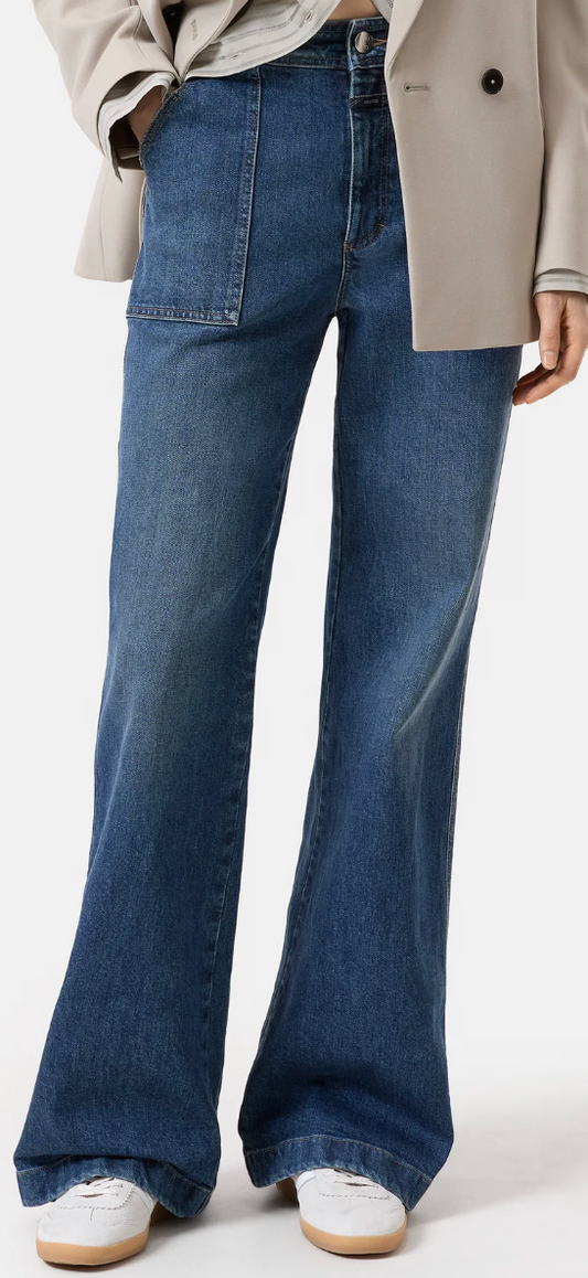 Closed Aria Dark Blue