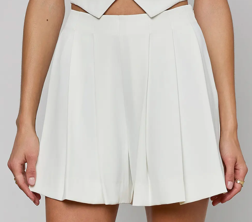 L'Agence Naamah Pleated Short